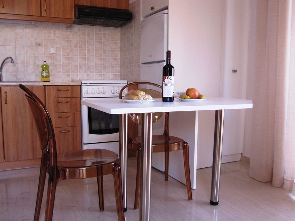 Simon Studios And Apartments Сития Екстериор снимка